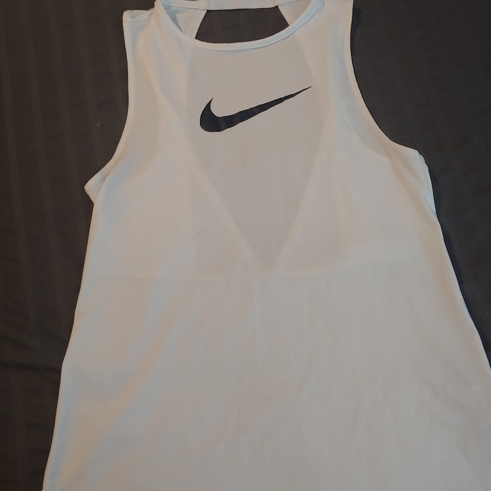 Clothes - Picture 11 of 12
